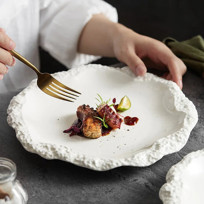 Keramisch Dinerbord met Rustieke Randstructuur – Elegante Servies voor Iedere Maaltijd