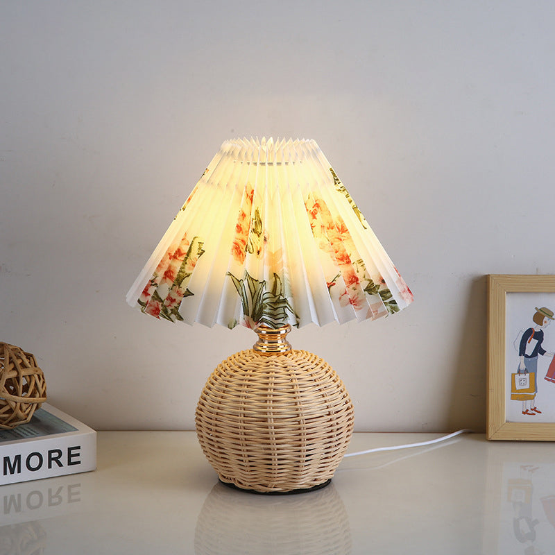 Rotan Tafellamp Geplooide Kap USB 5W Slaapkamer Nachtkastje Scandinavisch Boho Sfeerverlichting Riet Bureau Leeslamp