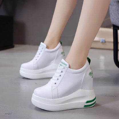 Stijlvolle Dames Sneakers Glanzend Leer