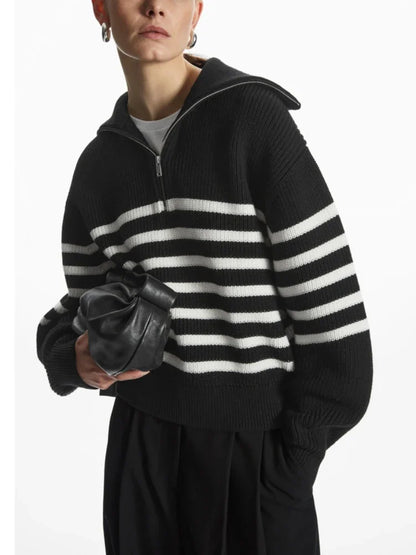 Dames Trui Wijd Met Turtleneck En Gestreepte Details - StudioMarella