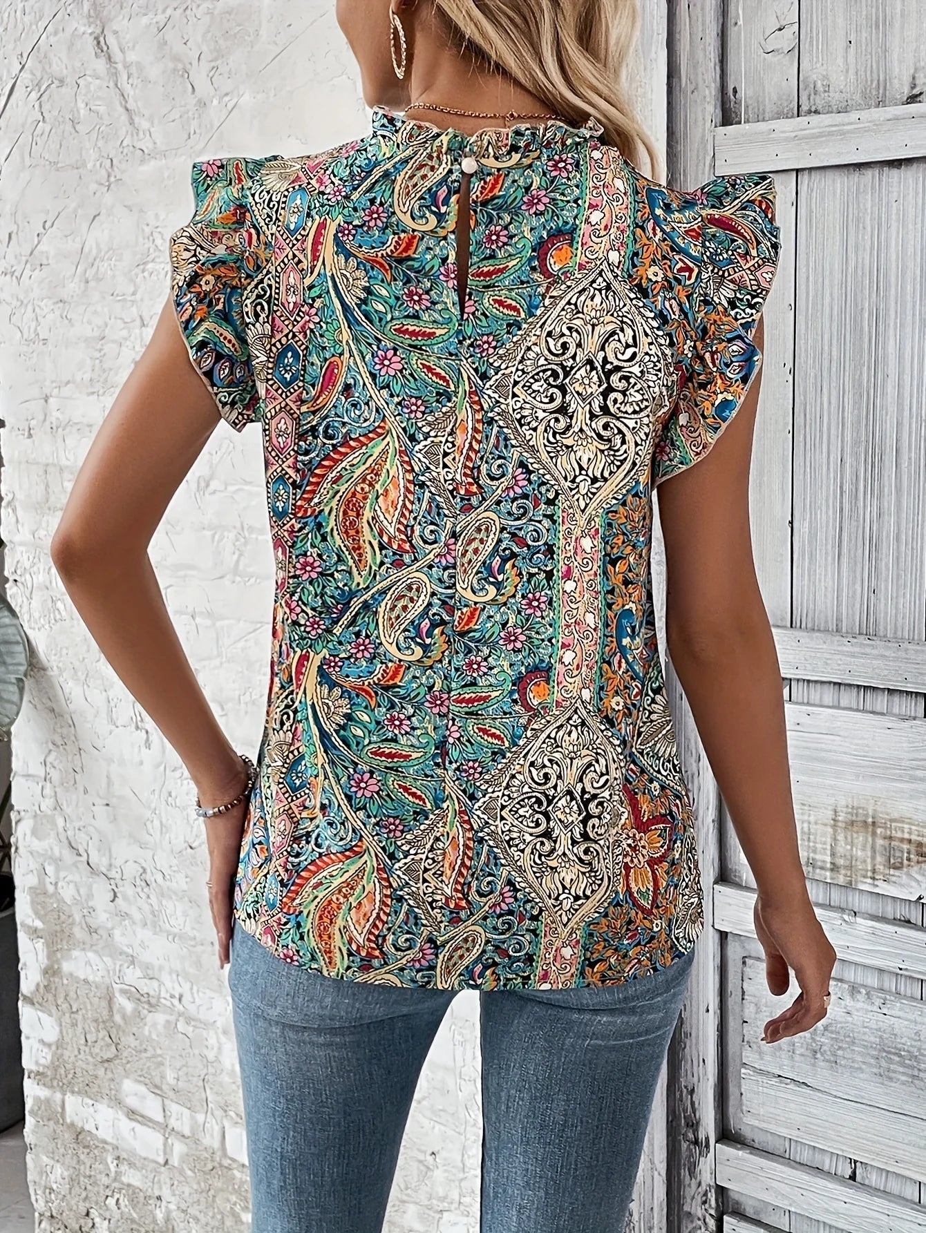 Vrouwelijke Blouse met Ruches en Kanten Borduursel