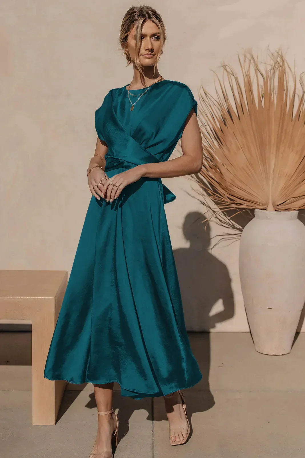 Satijn Feestjurk voor Vrouw Elegant en Glamour