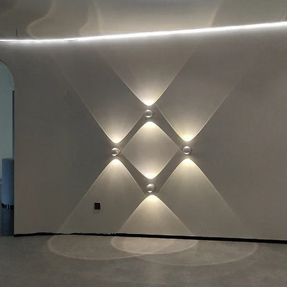 Moderne Wandlamp met LED Verlichting – Messing Afwerking voor Hal & Woonkamer