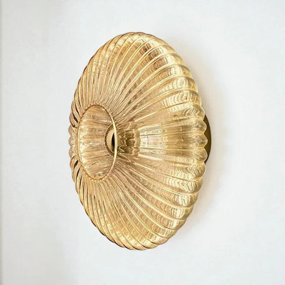 Ronde Glazen Wandlamp Geribbeld Schelp Design Goud Amber Woonkamer