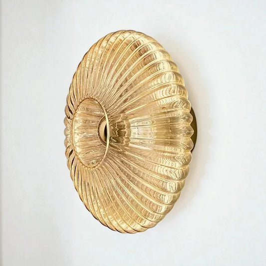 Ronde Glazen Wandlamp Geribbeld Schelp Design Goud Amber Woonkamer