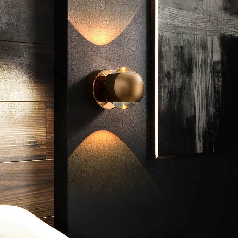 Moderne Wandlamp met LED Verlichting – Messing Afwerking voor Hal & Woonkamer