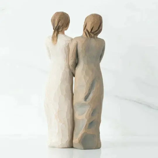 Decoratieve Zusterbeeldje van Kunsthars – Handgemaakt Symbool van Verbondenheid en Vertrouwen
