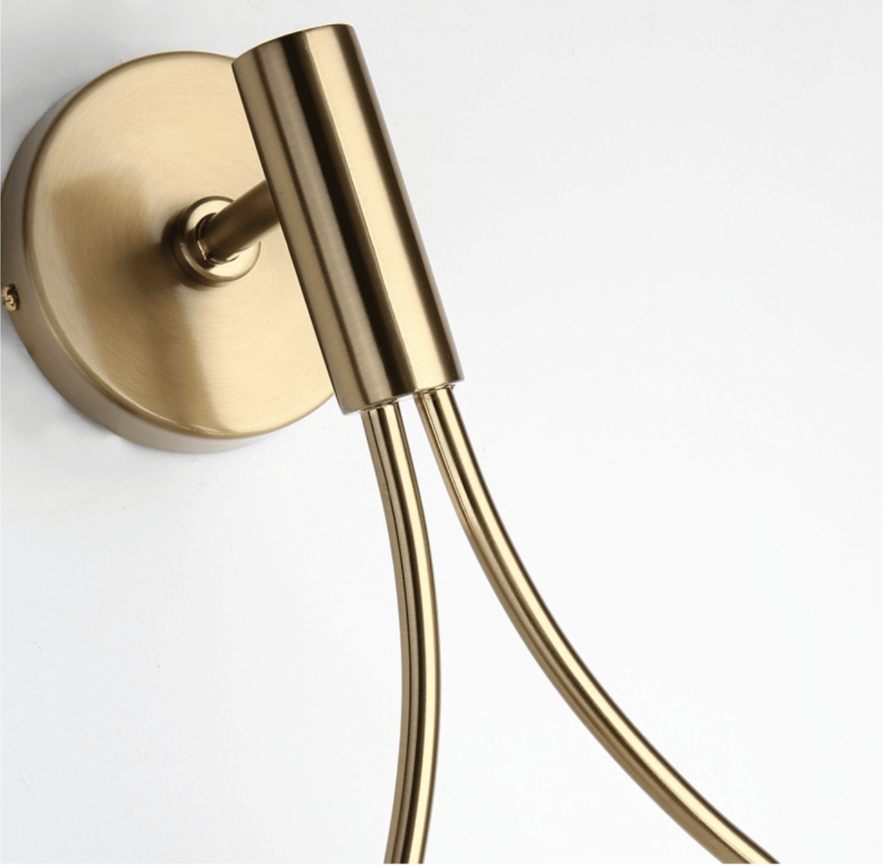 Moderne Scandinavische Wandlamp met Metalen Afwerking