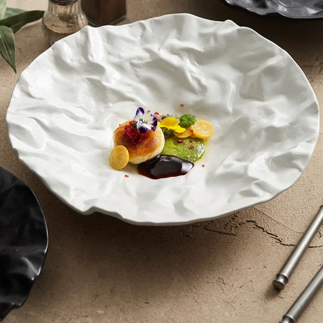 Keramische Schaal met Getijdenrimpel Effect Wit Zwart Coastal Servies 23cm 28cm