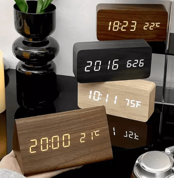LED Houten Wekker met Spraakactivatie & Minimalistisch Design – Sansoti