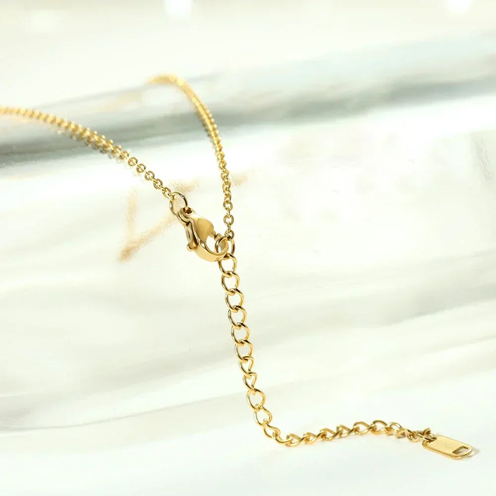 Minimalistische Letter Initiaal Ketting – Edelstaal met Verstelbare Ketting – Personaliseerbaar – Elegant voor Dagelijks of Feestelijk