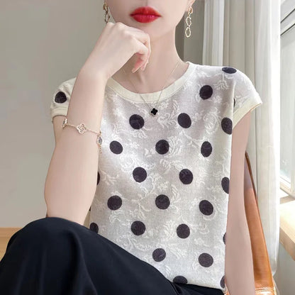 Vrouwelijke Zomer Blouse met Polka Dots - StudioMarella
