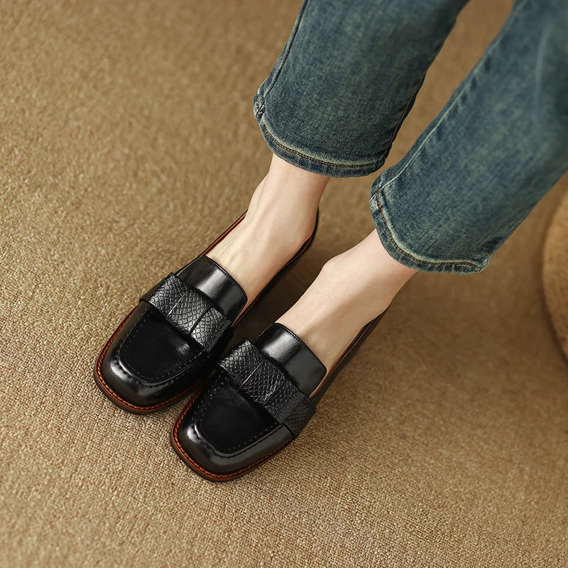 Dames Loafers Met Knoopdetail
