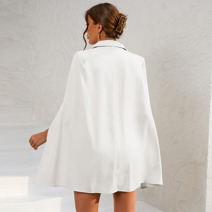 Zwarte Jurk Cape Model met Gouden Details en Blazer Stijl