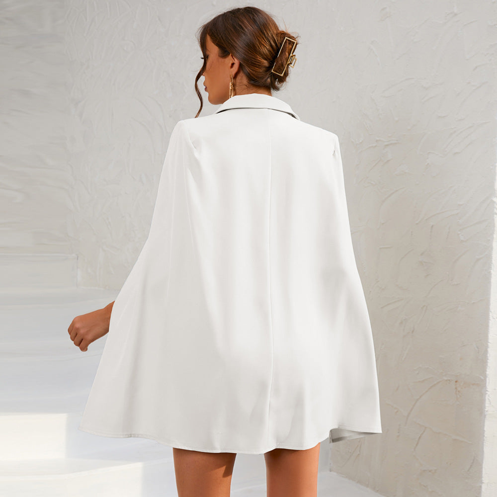 Zwarte Capejurk met Gouden Blazerdetails