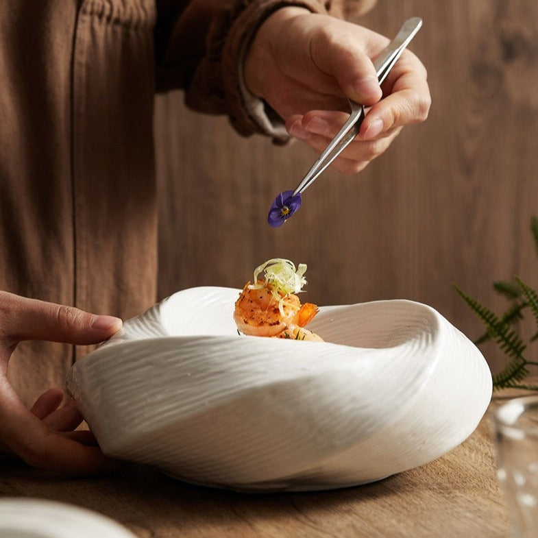 Keramische Kom met Spiraalpatroon – Handgemaakt Servies voor Salades en Pasta