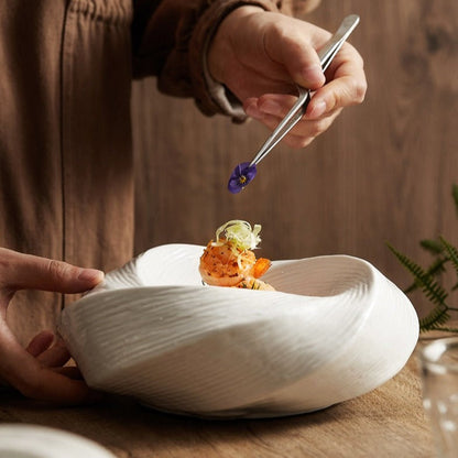 Keramische Kom met Spiraalpatroon – Handgemaakt Servies voor Salades en Pasta