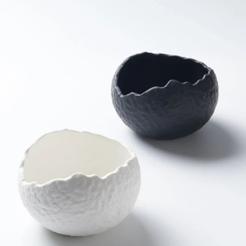 Sculptural Serveerkom van Porselein voor Desserts en Hapjes in Modern Minimalistisch Design