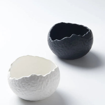 Sculptural Serveerkom van Porselein voor Desserts en Hapjes in Modern Minimalistisch Design