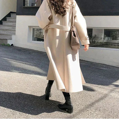 Vrouwenjas Lange Elegante Donkere Coat