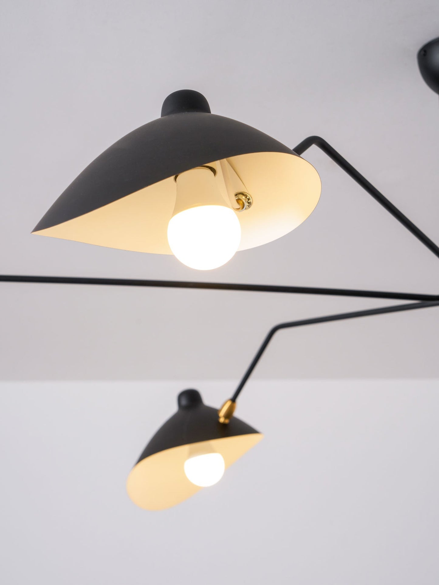 Plafondlamp Spider 3 Armen Mid-Century Modern Messing Verstelbaar Zwart Wit Grote Ruimte Restaurant Loft Stalen Armatuur Geïnspireerd Design
