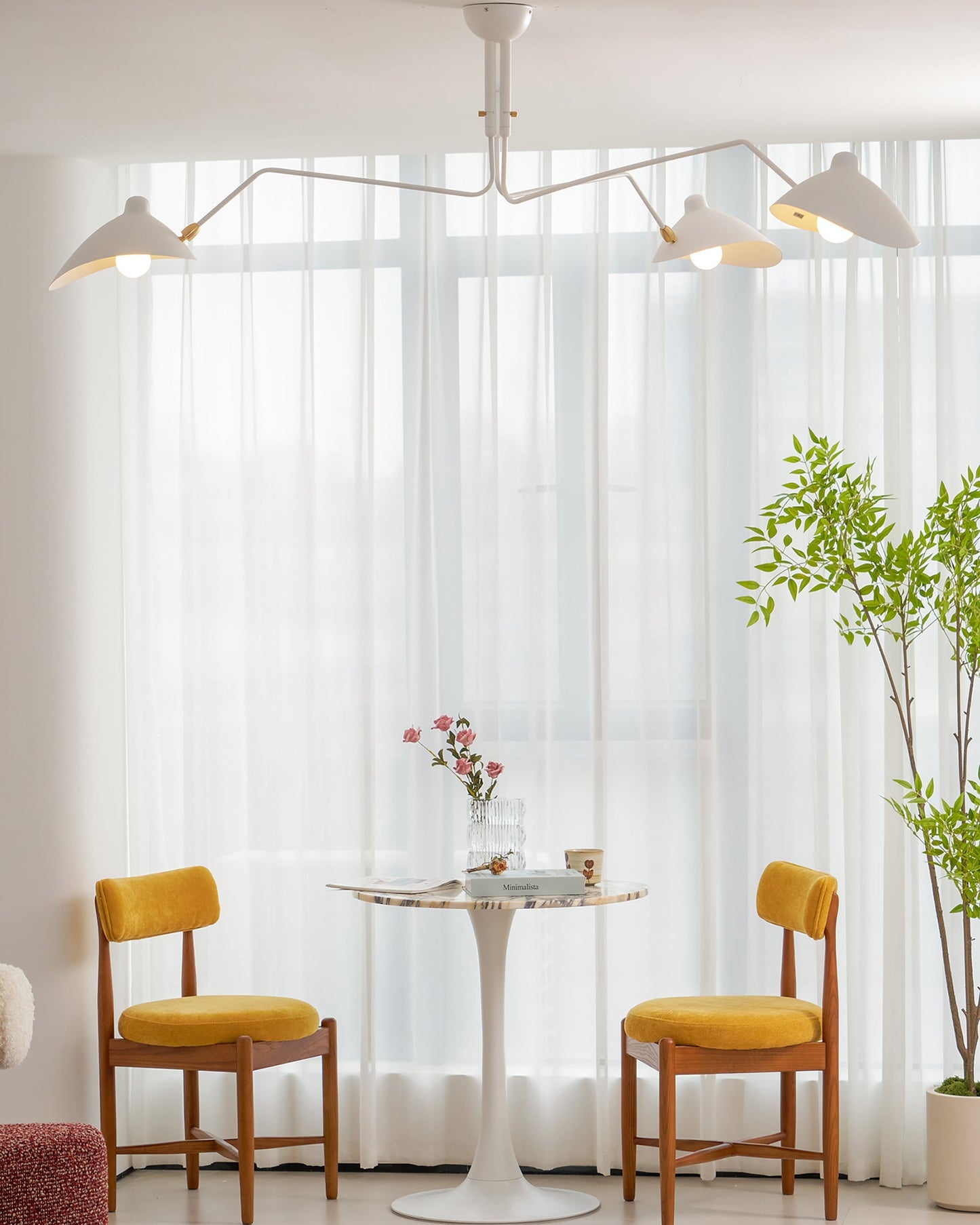 Verstelbare Spinlamp Multi-Arm Plafondlamp Industriële Design Messing Details Zwart Wit Scandinavisch Modern