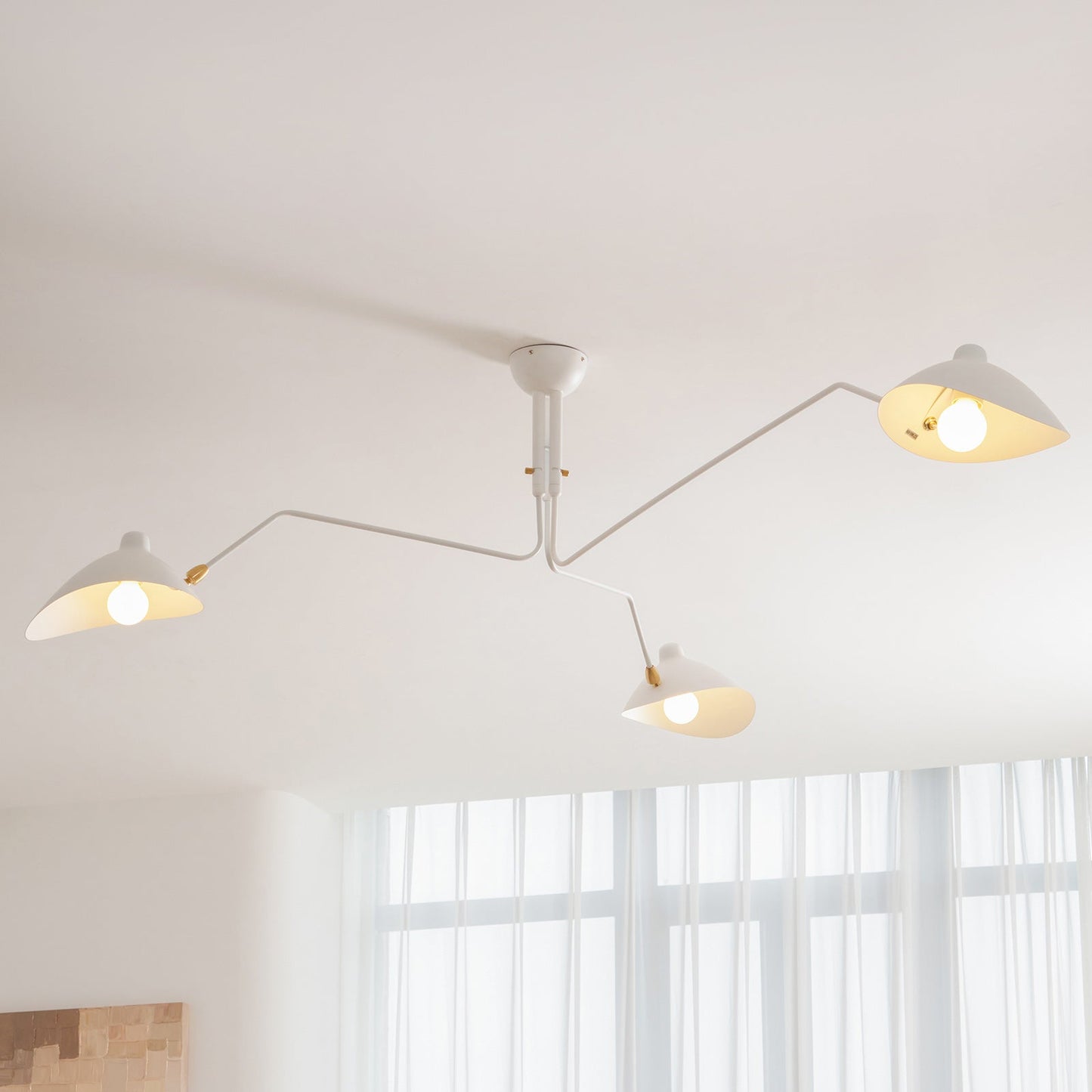 Verstelbare Spinlamp Multi-Arm Plafondlamp Industriële Design Messing Details Zwart Wit Scandinavisch Modern