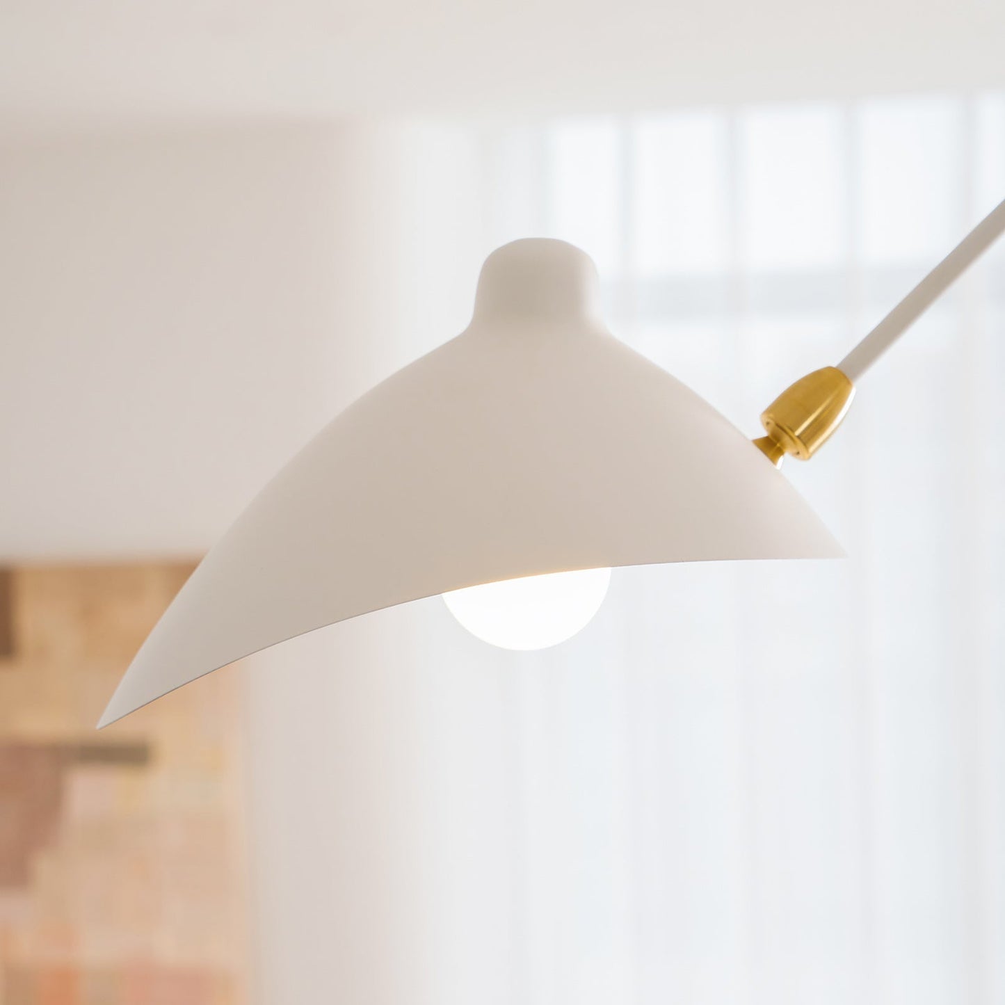 Verstelbare Spinlamp Multi-Arm Plafondlamp Industriële Design Messing Details Zwart Wit Scandinavisch Modern