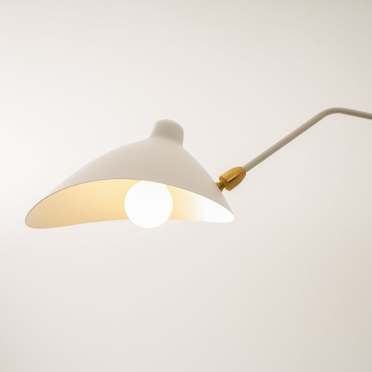Verstelbare Spinlamp Multi-Arm Plafondlamp Industriële Design Messing Details Zwart Wit Scandinavisch Modern