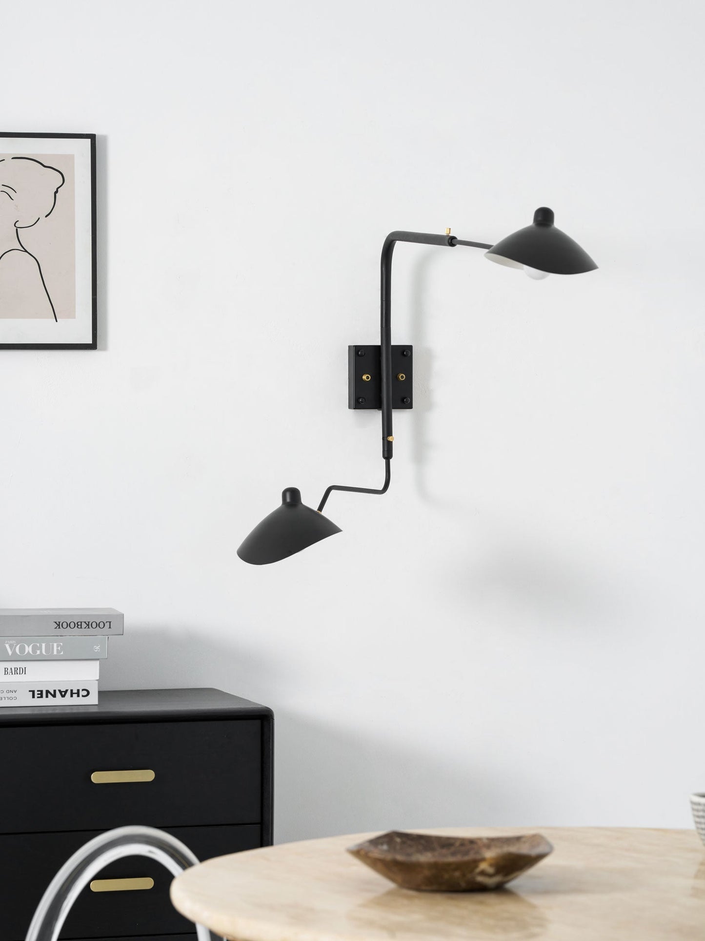 Wandlamp met verstelbare armen — industriële wandverlichting in aluminium en messing — vintage design — moderne wandlamp voor woonkamer slaapkamer