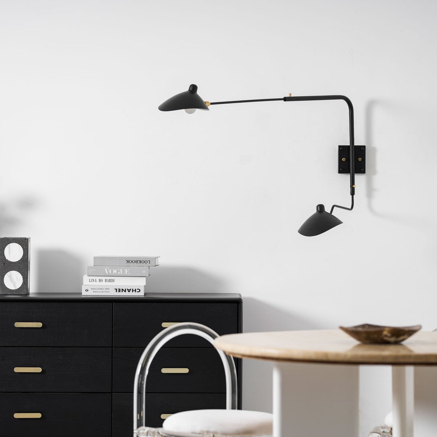 Wandlamp met verstelbare armen — industriële wandverlichting in aluminium en messing — vintage design — moderne wandlamp voor woonkamer slaapkamer