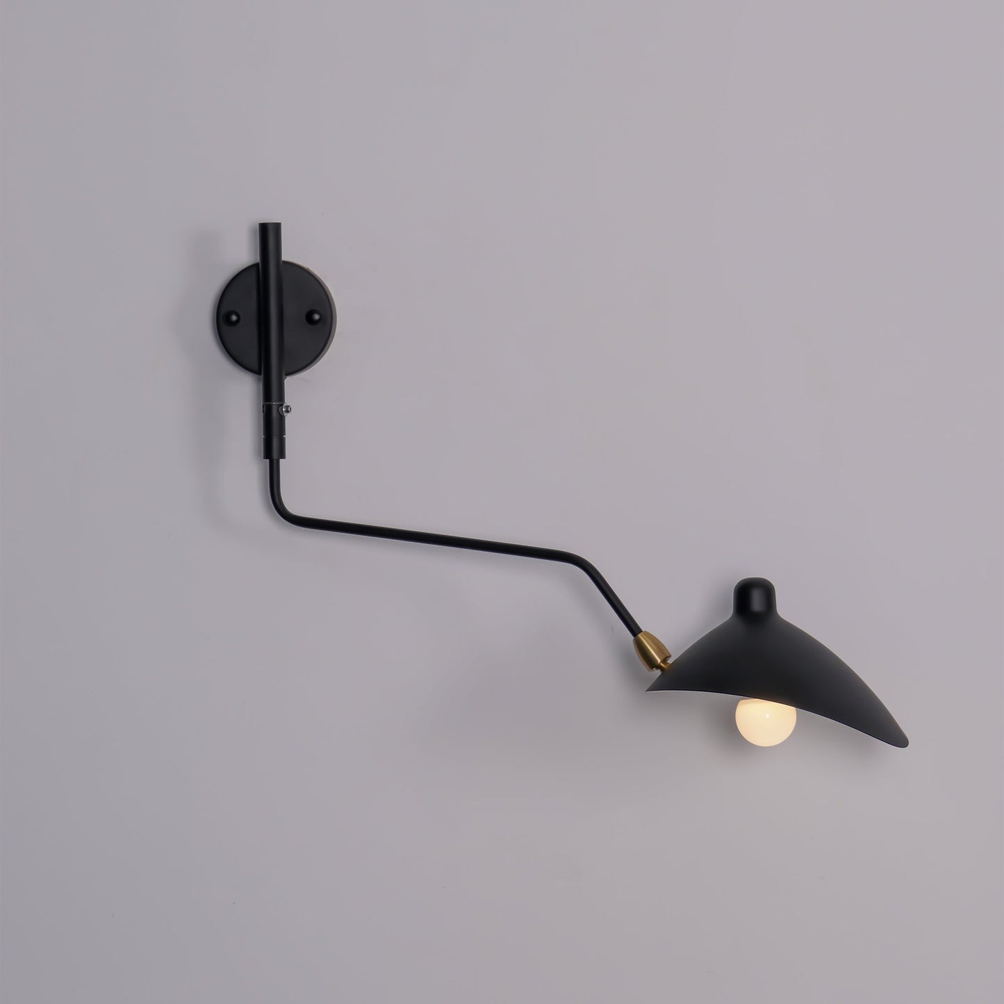 Wandlamp met verstelbare armen — industriële wandverlichting in aluminium en messing — vintage design — moderne wandlamp voor woonkamer slaapkamer