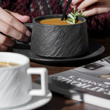 Keramische Koffiemok met Schotel – Japans Geïnspireerd Servies voor Thee en Koffie – Handgevormde Kopjes met Bijpassend Onderzettertje