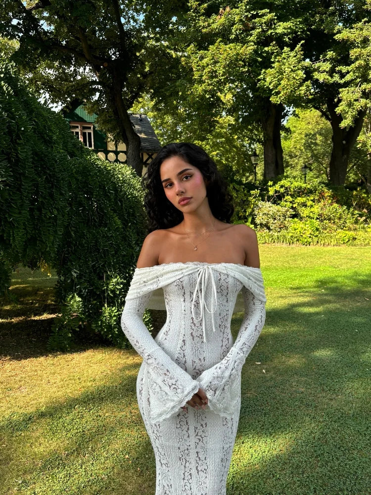 Off-Shoulder Maxi Jurk met Kant en Ruffles Elegante Vrouwelijke Stijl