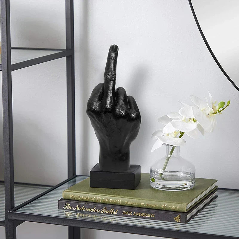 Beeldje Sculptuur Brutale Uitstraling Resin Decoratie Zwart 19cm Binnen Buiten