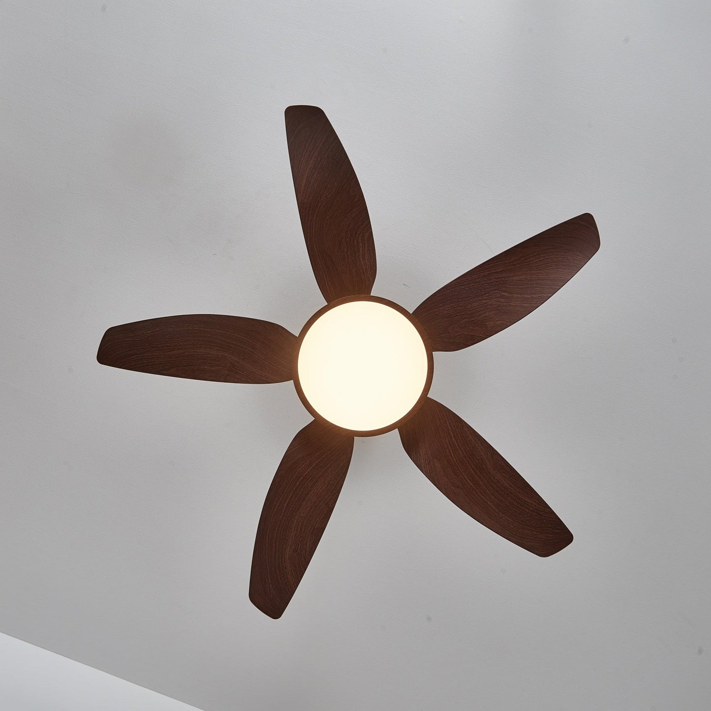 Plafondventilator met Verlichting Notenhout Messing Modern Design 3-Snelheden Afstandsbediening LED Geïntegreerd 35W Dimbaar Eiken Staal Luxe Scandinavisch Binnengebruik Woonkamer Slaapkamer Ventilator met Lampkap Ventilatie Koeling