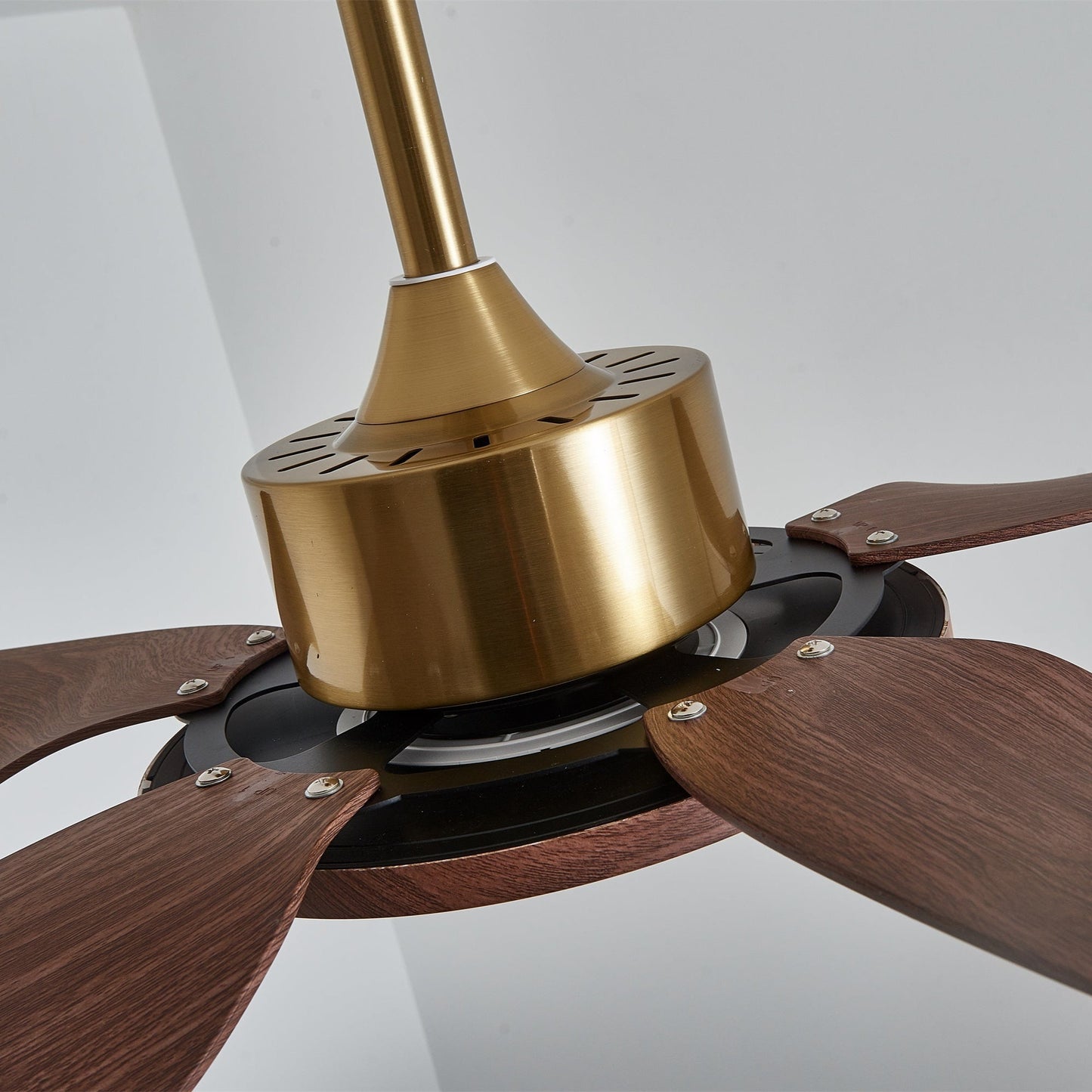 Moderne Plafondventilator met Verlichting Walnoot & Messing – Ø106cm/Ø122cm