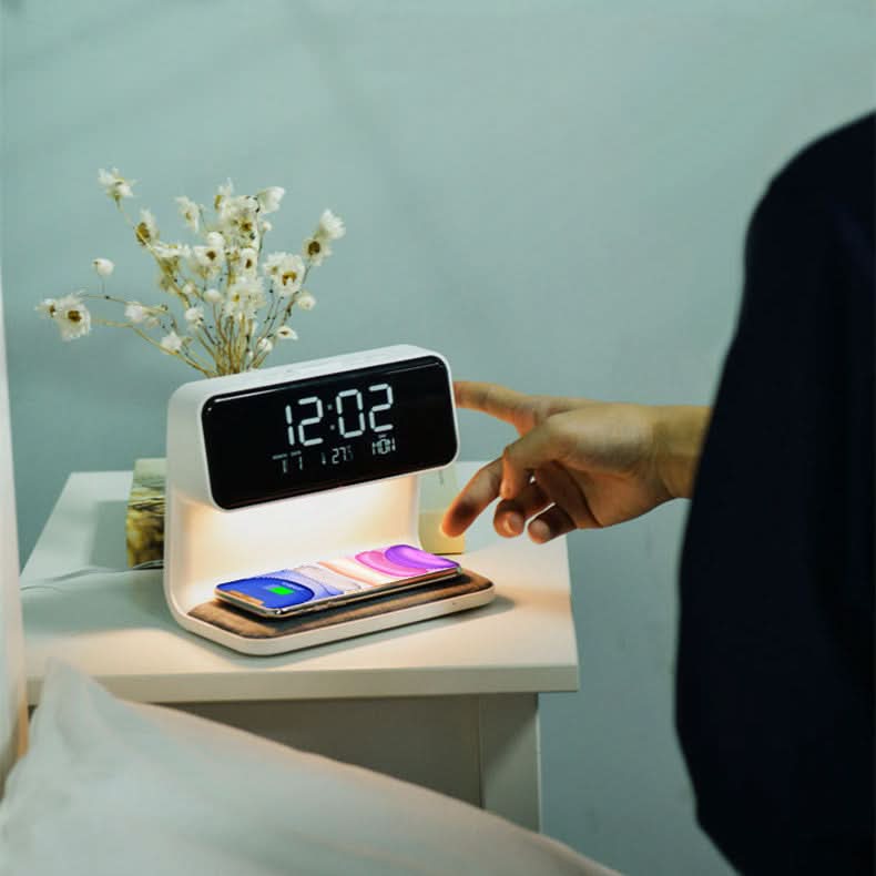 Multifunctioneel LED Wekker met Draadloze Oplader en Dimfunctie - Modern Design voor Nachtkastje