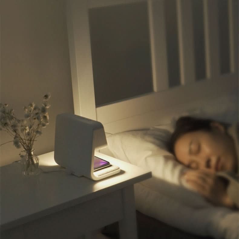 Multifunctioneel LED Wekker met Draadloze Oplader en Dimfunctie - Modern Design voor Nachtkastje