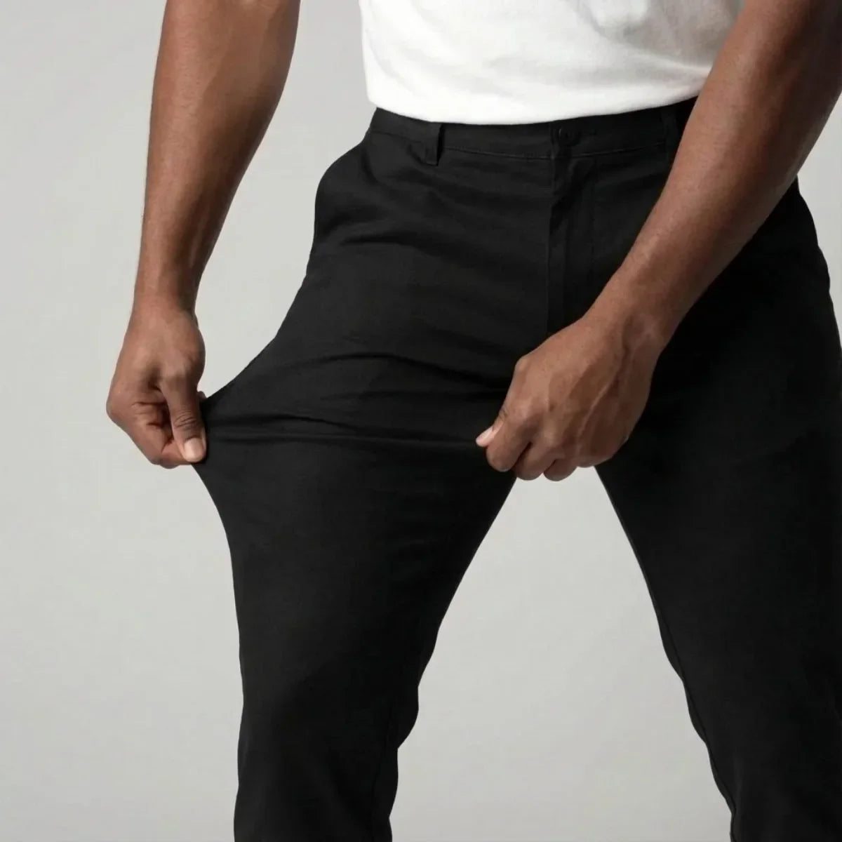 Slim fit chino met steekzakken