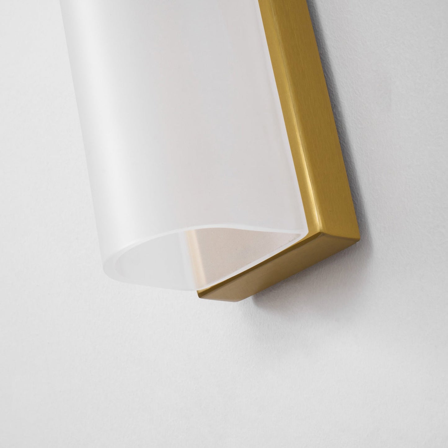 Smalle Buis Wandlamp met Glazen Kap – Moderne Wandverlichting voor Hal en Woonkamer