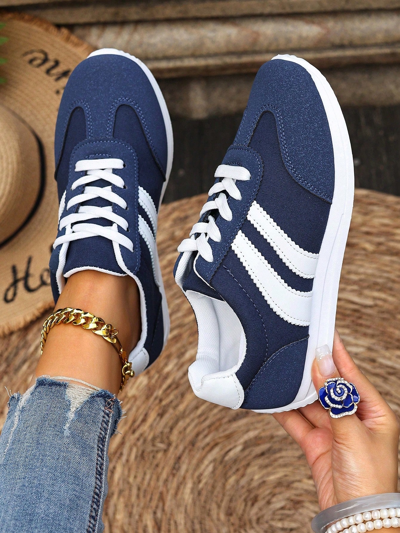 Kleurrijke Sneakers met Blokpatroon en Vetersluiting - StudioMarella