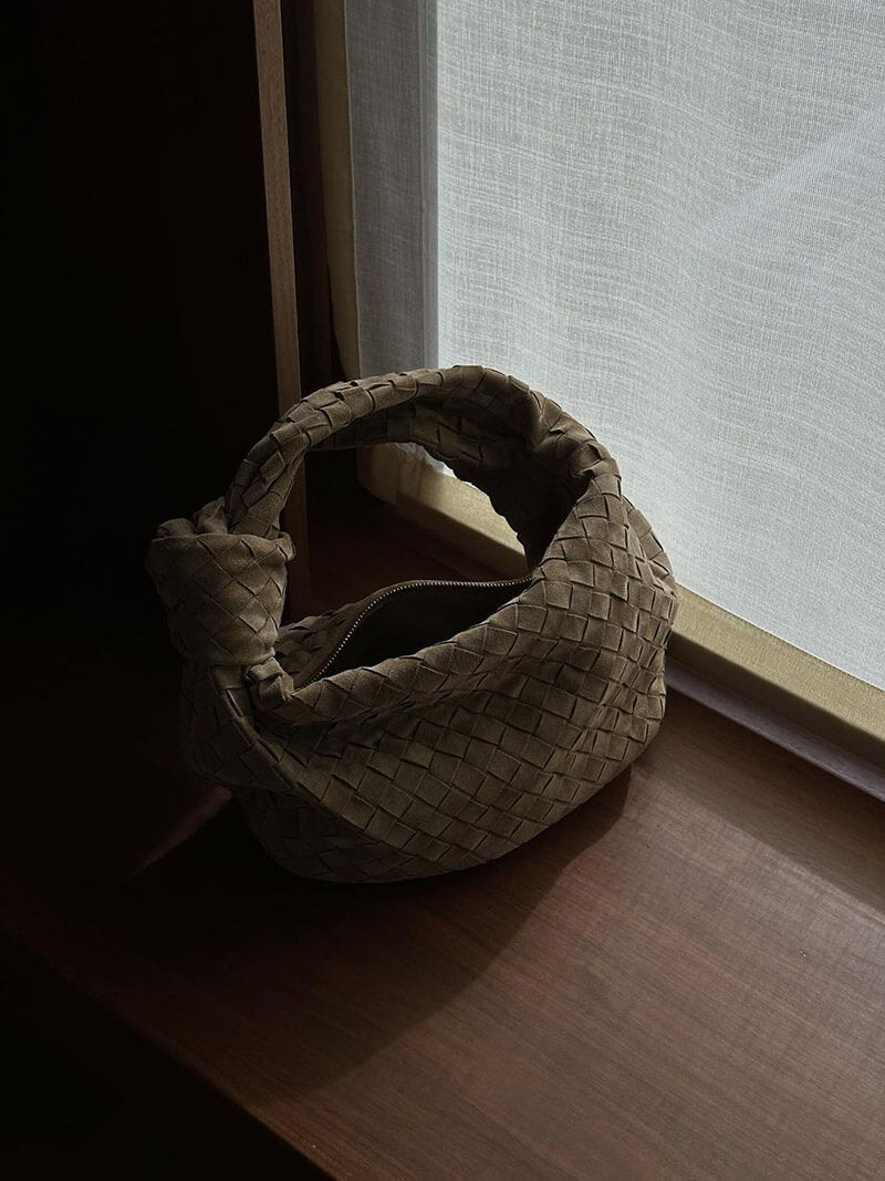 Gevlochten Zwart Hobo Tas met Knoop Detail Stijlvol
