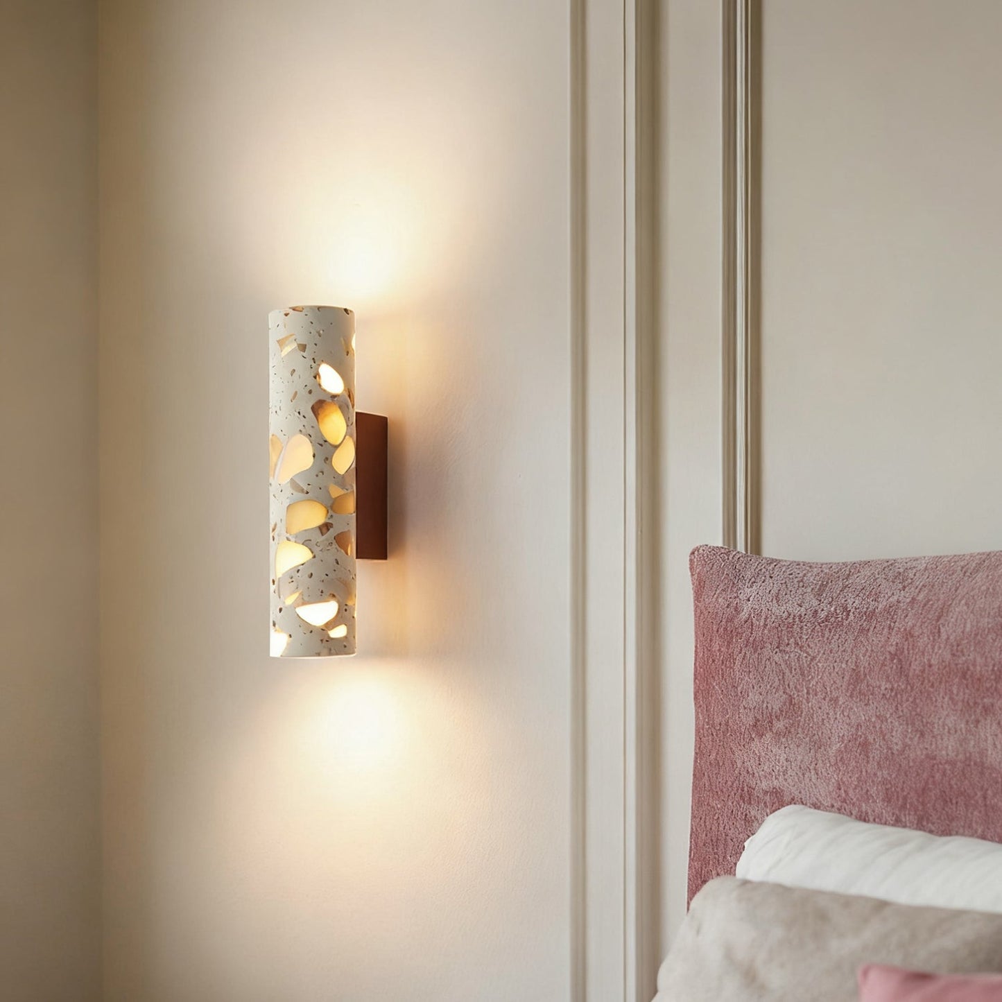 Wandlamp Terrazzo Cilinder – Walnoot Houten Basis – Handgemaakt Natuursteen – Retro Kolom Design – Warm Licht G9 – Woonkamer Slaapkamer Gang