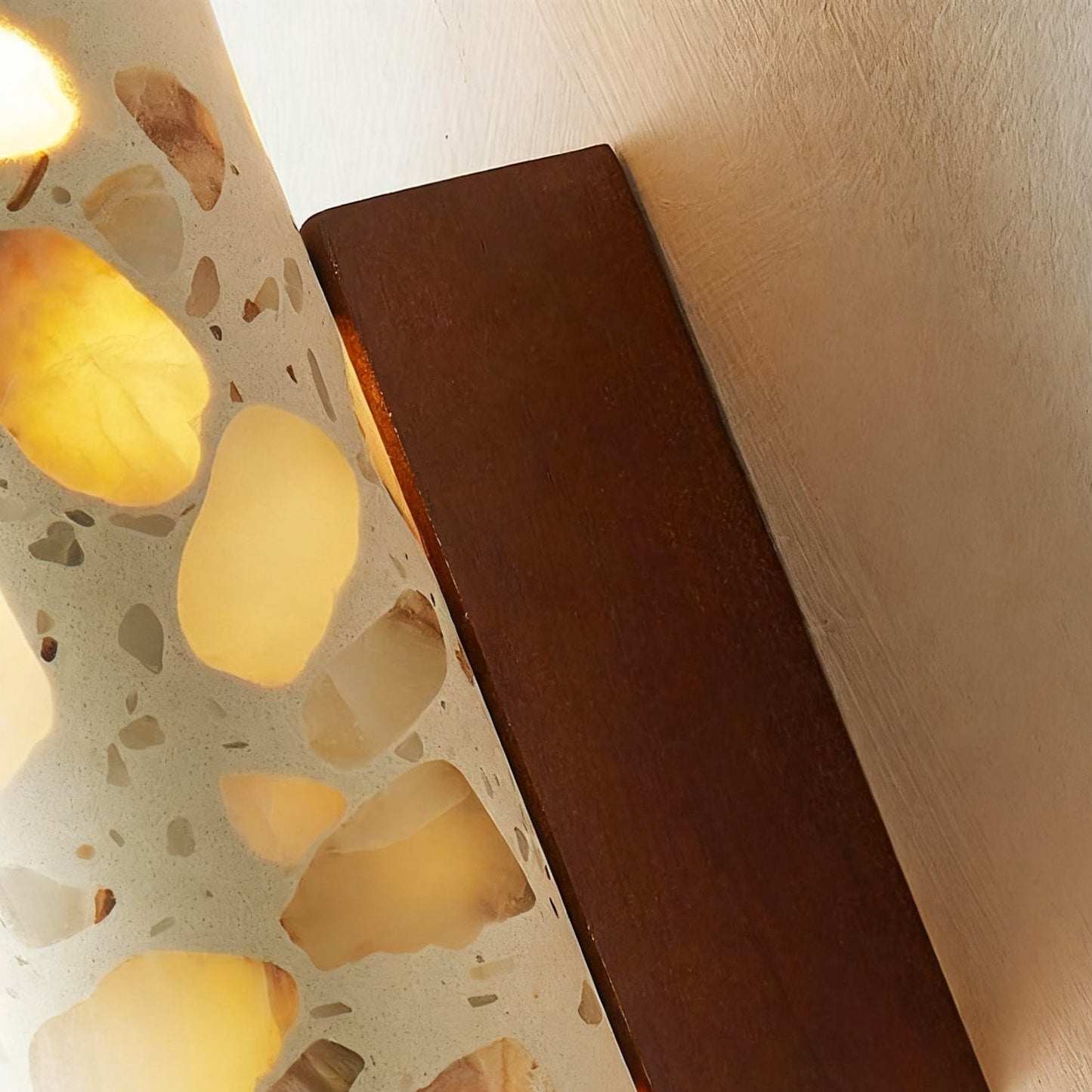 Wandlamp Terrazzo Cilinder – Walnoot Houten Basis – Handgemaakt Natuursteen – Retro Kolom Design – Warm Licht G9 – Woonkamer Slaapkamer Gang