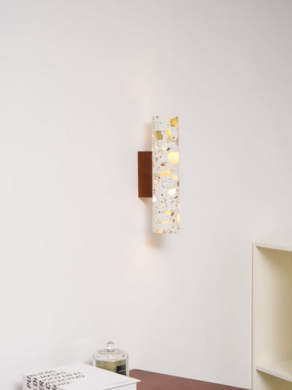Wandlamp Terrazzo Cilinder – Walnoot Houten Basis – Handgemaakt Natuursteen – Retro Kolom Design – Warm Licht G9 – Woonkamer Slaapkamer Gang