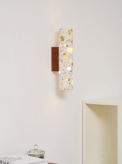 Wandlamp Terrazzo Cilinder – Walnoot Houten Basis – Handgemaakt Natuursteen – Retro Kolom Design – Warm Licht G9 – Woonkamer Slaapkamer Gang