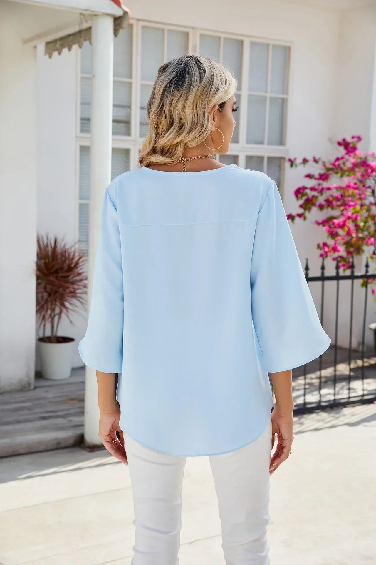 Vrouwelijke Zomerblouse Elegante V-hals