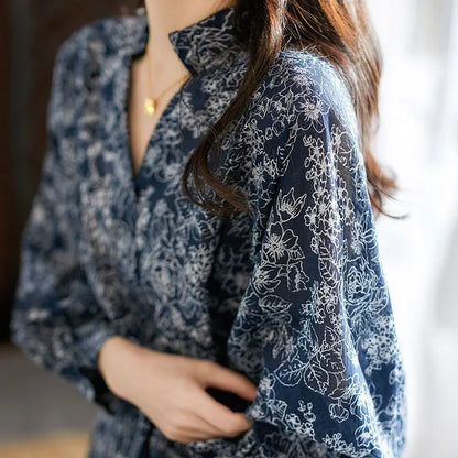 Vrouwelijke Blouse met V-hals en Lange Mouwen Vintage Stijl