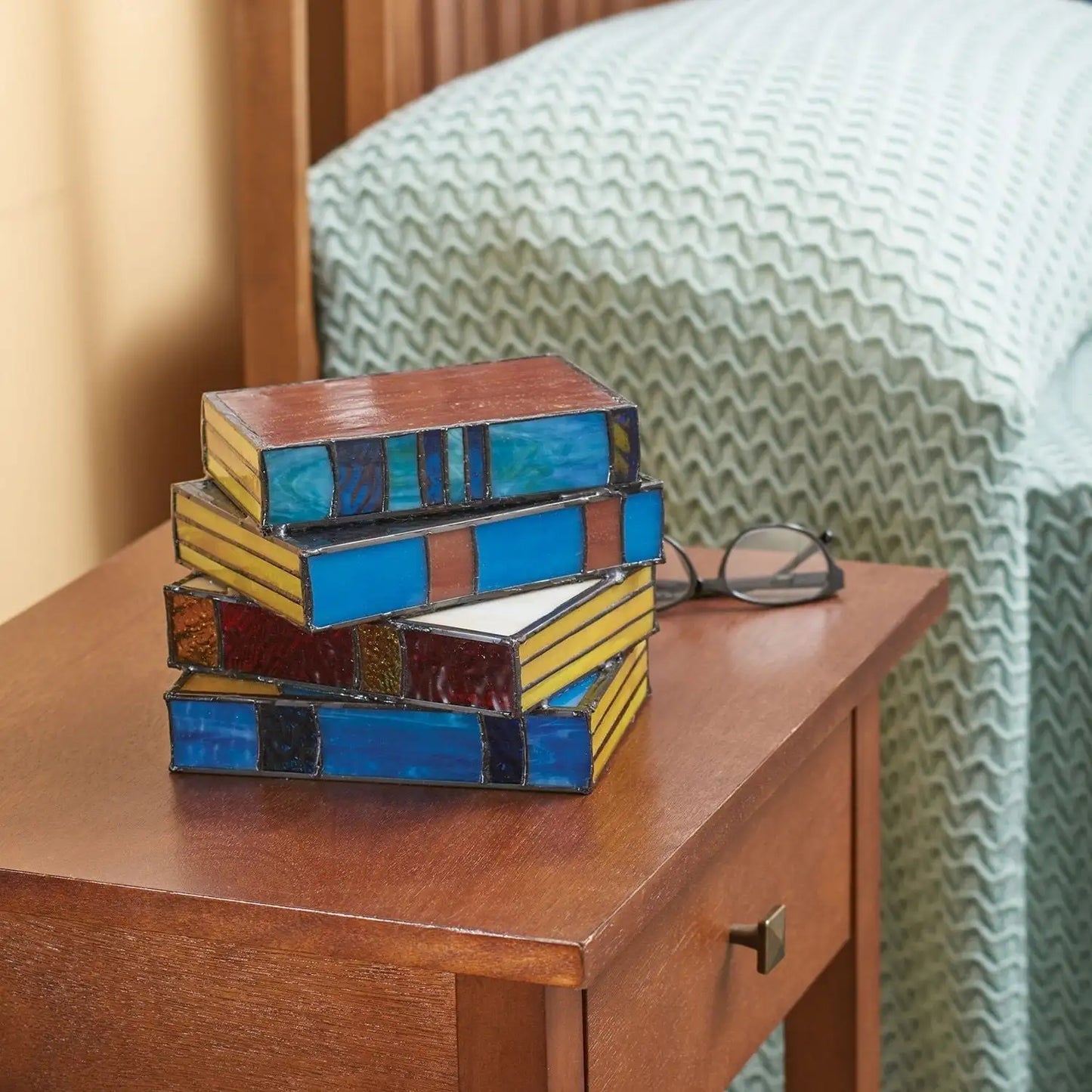 Handgemaakte Boekenlamp met Gekleurd Glas-Effect – Decoratieve Tafellamp voor Lezers en Boekenliefhebbers